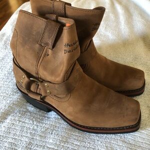 Women’s Harley-Davidson Tan Harness Leather Boots size 9